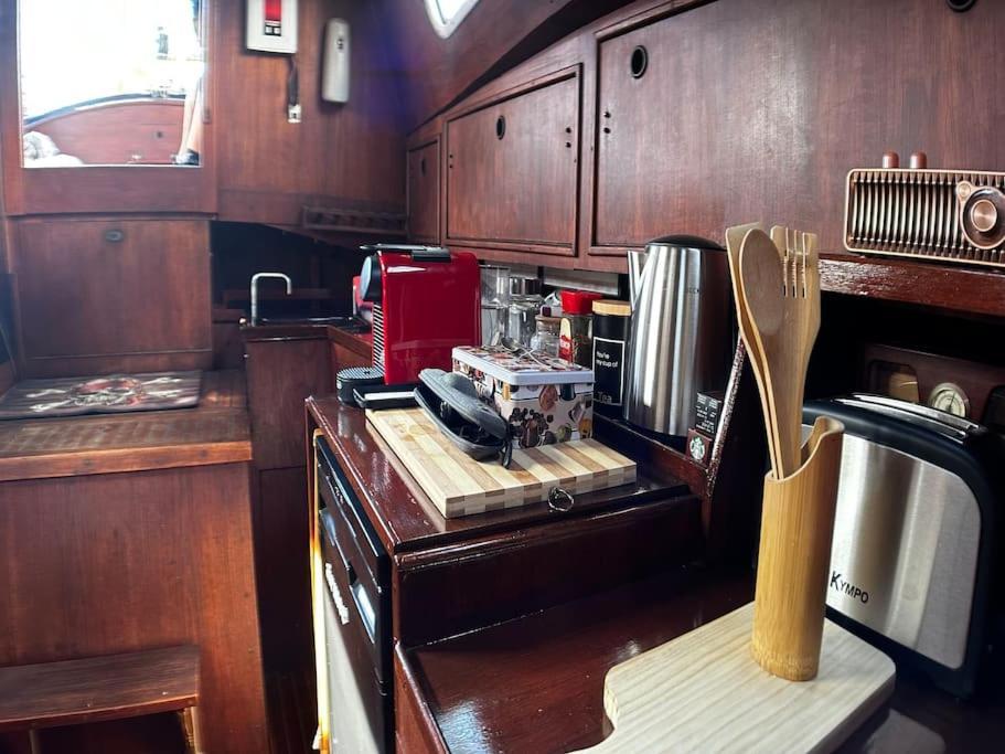 The Captains Locker - 30Ft Yacht Сан-Мігель-де-Абона Екстер'єр фото