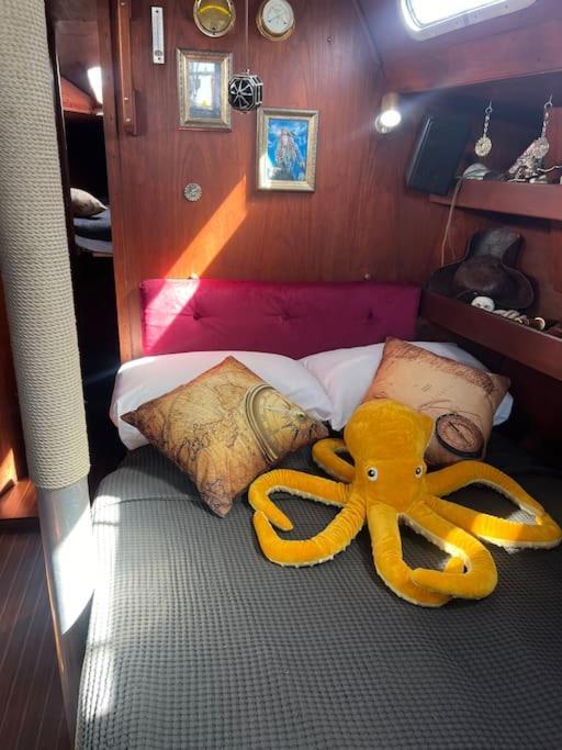 The Captains Locker - 30Ft Yacht Сан-Мігель-де-Абона Екстер'єр фото